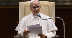El papa León XIV subraya que la Iglesia no aprueba la bendición formal de las parejas homosexuales – AlbertoNews
