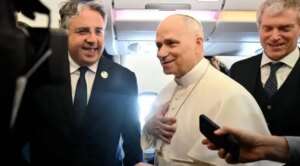 El papa a Trump: La Iglesia tiene obligación de ir contra la guerra