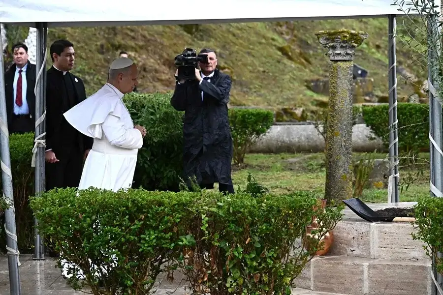 El papa, desde Argelia: Dios «no está con los prepotentes y los soberbios»
