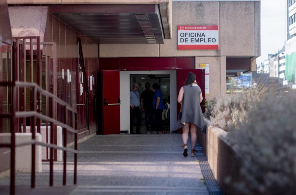 El paro sube en 231.500 personas hasta marzo, su mayor alza desde 2013, y se destruyen 170.300 empleos