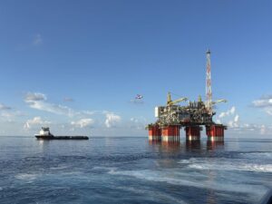 El petróleo se dispara un 7% y vuelve a rebasar los 100 dólares tras anunciar EEUU que bloqueará Ormuz | europapress.es