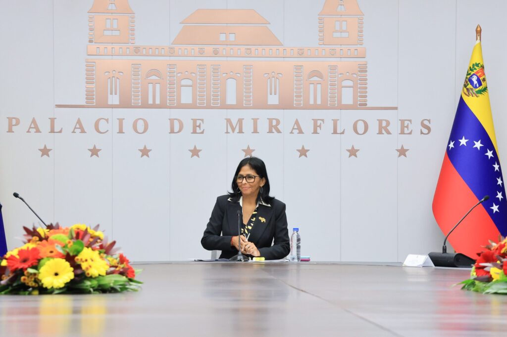 El plan de Delcy Rodríguez con EEUU en su intento desesperado por "atornillarse" en el poder