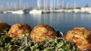  El restaurante de Valencia situado en primera línea de playa que recomienda la Guía Repsol: «Solo por las vistas merece la pena la reserva»