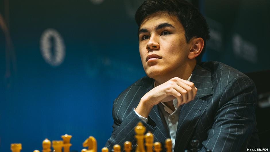 El uzbeko Javokhir Sindarov conquista el mundo del ajedrez