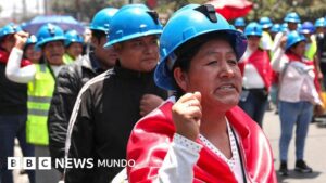 Elecciones en Perú | Cómo las crisis políticas llevaron al país a tener una «economía zombi» y acabaron con el mito de su crecimiento sin límites