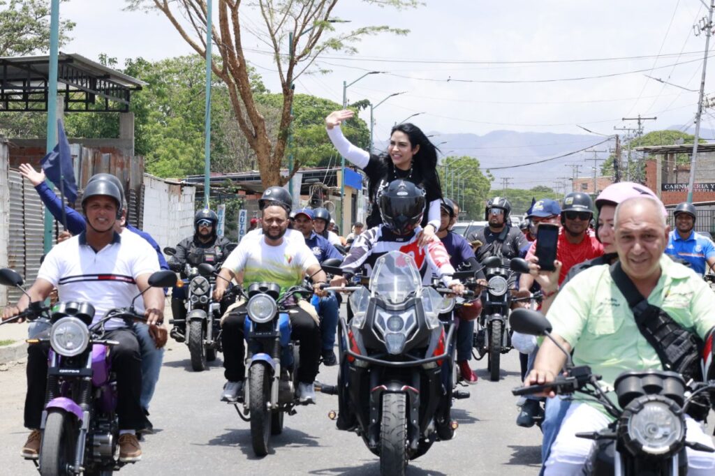 "Es nuestro deber construir juntos la libertad": Delsa Solórzano presentó hoja de ruta de la PUD en Carabobo