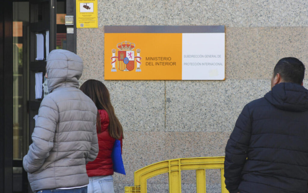 España aprueba regularización extraordinaria de migrantes