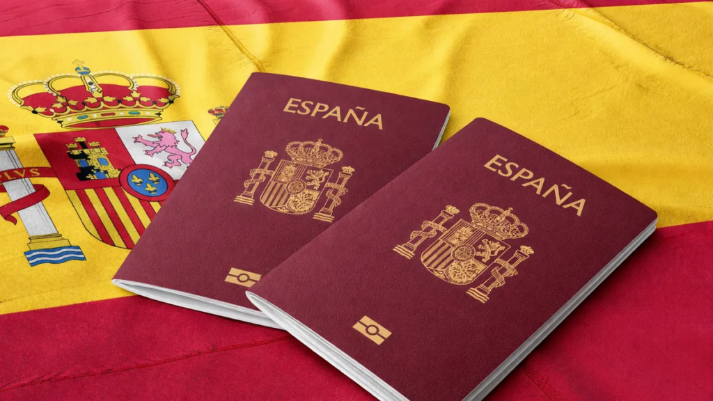 España aprueba una regularización masiva de inmigrantes: alcanzará a más de 500.000 personas