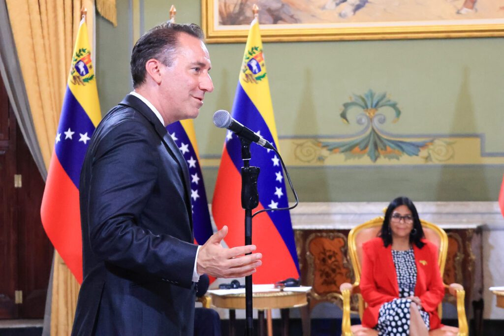 Estados Unidos dice que se fortalece relación con Venezuela tras firma de nuevos acuerdos - AlbertoNews