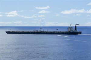Estados Unidos intercepta y aborda un buque cisterna con crudo iraní en el Índico – AlbertoNews