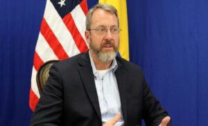 Exembajador James Story pide definir cronograma para elecciones democráticas en Venezuela – AlbertoNews