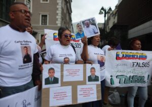 Exigen amnistía para acusados de nexos terroristas colombianos