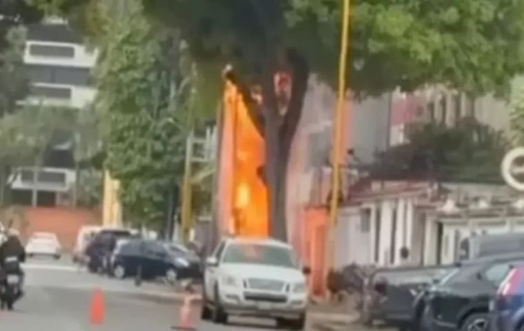 Caos eléctrico en Valencia: Explosión de transformadores sacude la urbanización La Viña
