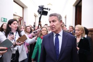 Feijóo acusa a Sánchez de regularizar inmigrantes «a granel», incluso con antecedentes policiales o denuncias por abusos | europapress.es