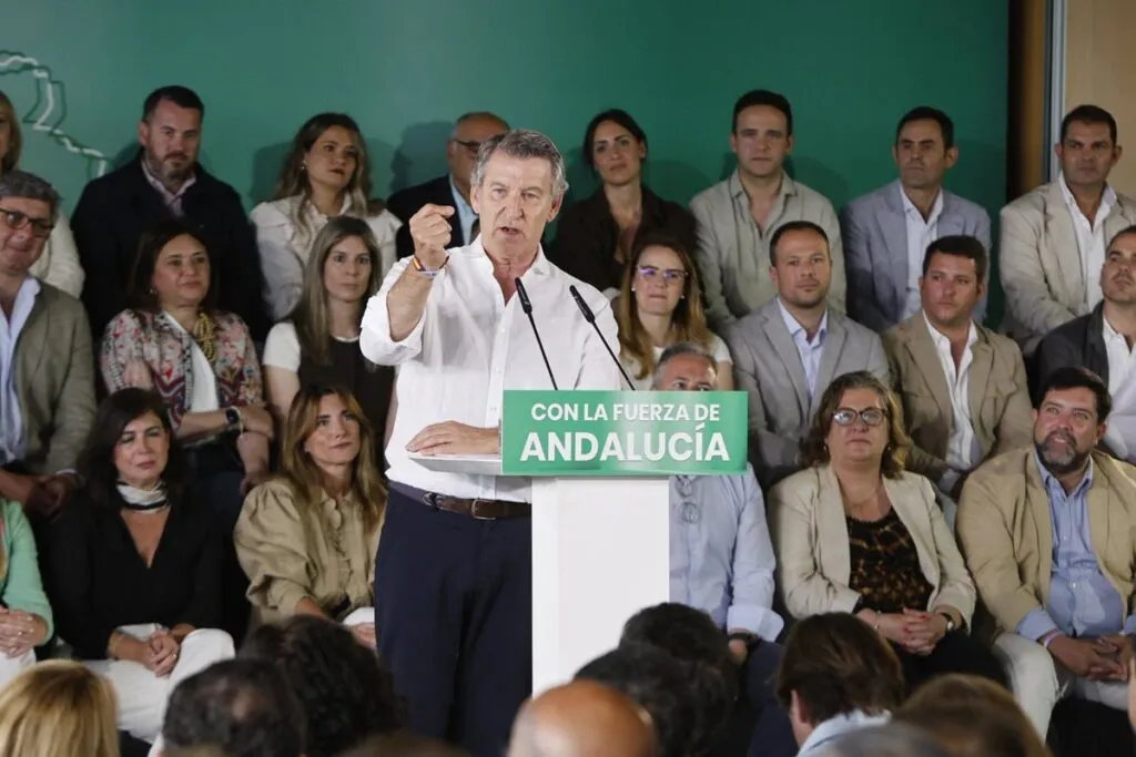 Feijóo pide "apretar" para que Moreno repita mayoría sin depender de Vox: "Cuanto más PP, más estabilidad"