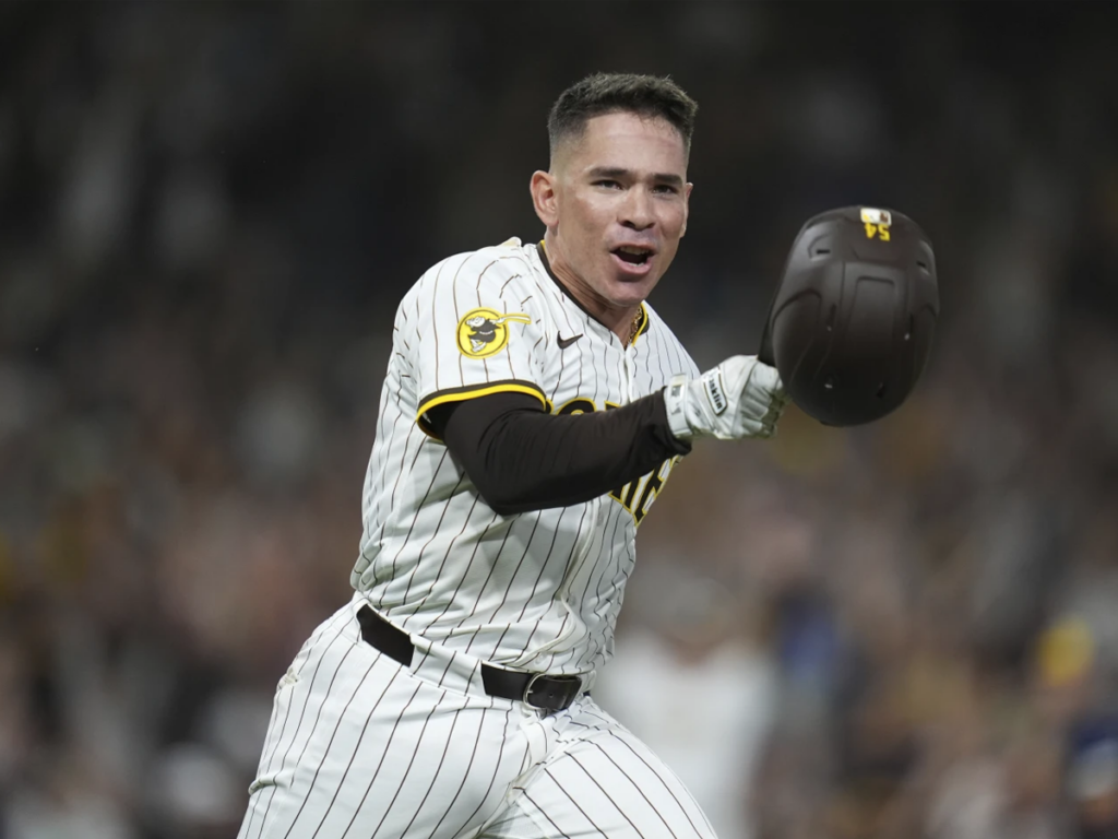 Freddy Fermín anota y remolca en triunfo de los Padres