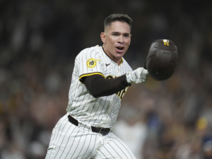 Freddy Fermín anota y remolca en triunfo de los Padres
