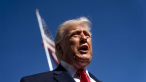 GUERRA EN IRÁN | Trump afirma que el ejército de EEUU bloqueará el estrecho de Ormuz | elperiodico.com