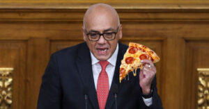Gobierno anuncia que no aumentará el sueldo pero dará pizza los viernes – El Chigüire Bipolar