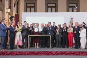 Gobierno firma acuerdo para dar prioridad al acero nacional: ¿En qué consiste?