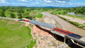 Gobierno habilita puente río Mulatos en Urabá tras emergencia vial