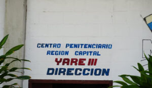Golpizas y traslados a hospitales: El oscuro panorama sobre los presos políticos de Yare III (VIDEO)