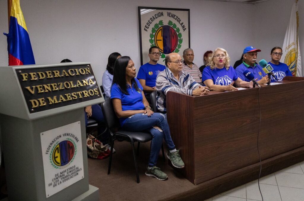 Gremio docente sigue presionando al chavismo para que mejore los salarios y las condiciones laborales