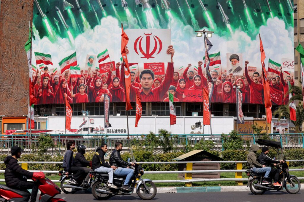 Guardianes de la Revolución de Irán anuncia un "nuevo orden" en el estrecho de Ormuz ante las amenazas de EE UU