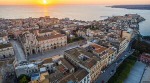 Guía Turística de la Ciudad de Siracusa: Tesoros de la Antigüedad en Sicilia