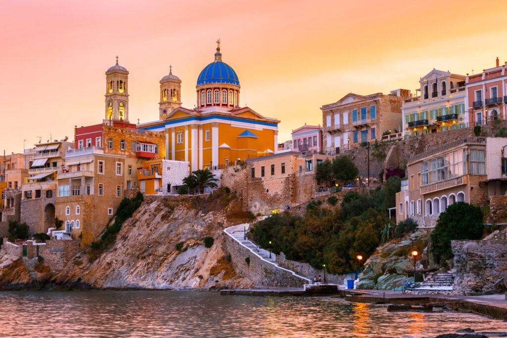 Guía Turística de la Isla de Syros: La Capital de las Cícladas que Debes Visitar