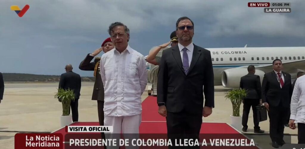 Gustavo Petro arribó a Venezuela para reunirse con Delcy Rodríguez (VIDEO)