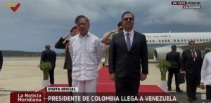 Gustavo Petro arribó a Venezuela para reunirse con Delcy Rodríguez (VIDEO)