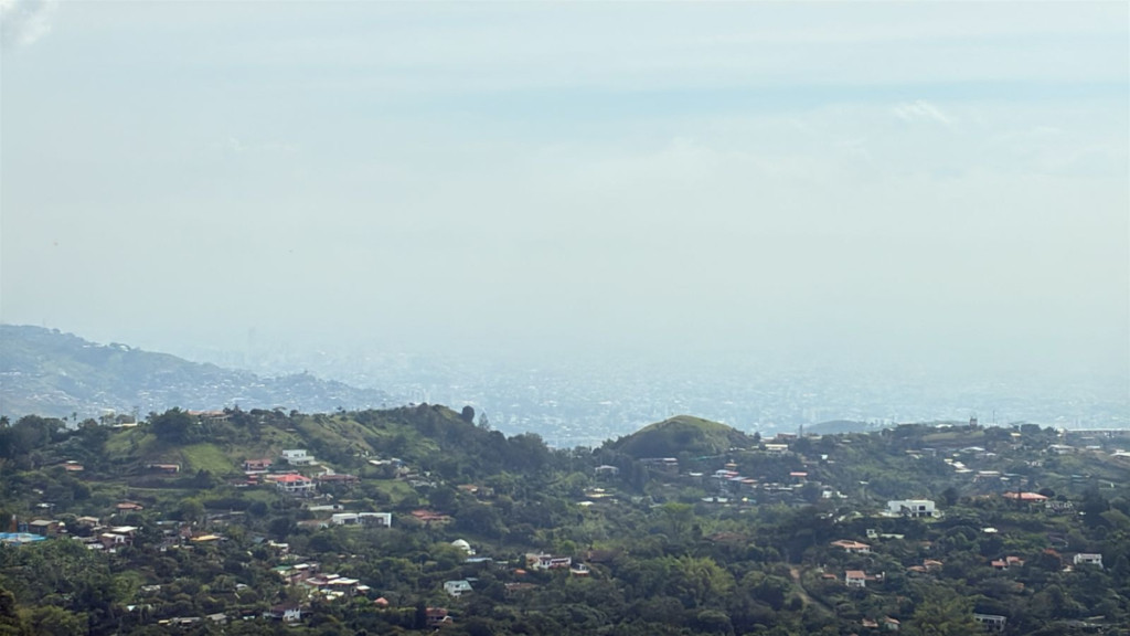 Habitantes de la zona rural de Cali advierten riesgos de desplazamientos por excesivos avalúos catastrales: 'Vendo parcela para pagar el predial'