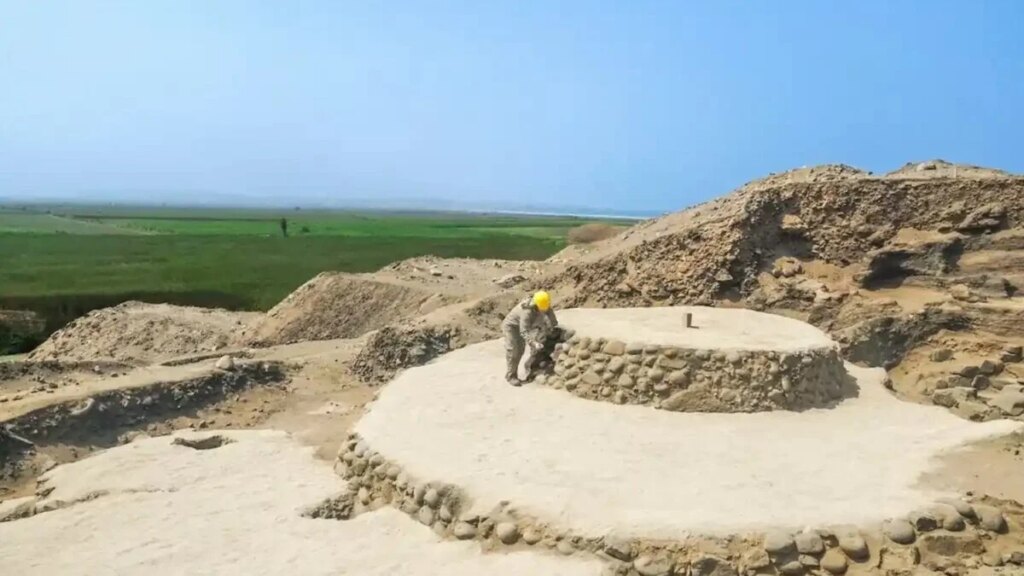 Hace 5.000 años ya observaban el cielo para anticipar mareas, clima y recursos marinos. Hallan en Perú una estructura astronómica ligada a la civilización Caral