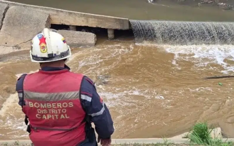 Hallan cadáver de mujer desnuda en el Río Guaire