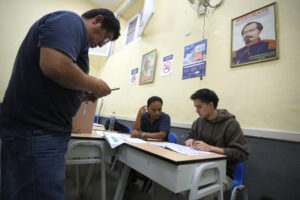 Hasta 6 candidatos tienen opción de disputar Presidencia de Perú con Fujimori, dice experta – AlbertoNews