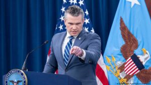 Hegseth: «El bloqueo del estrecho de Ormuz se vuelve global»