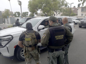 ICE arresta a la esposa de un militar estadounidense pocos días después de casarse – AlbertoNews