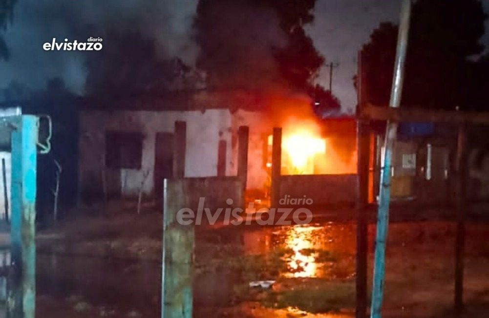 Incendio residencial en el sector 19 de Marzo de Guanipa deja una adolescente afectada por inhalación de humo