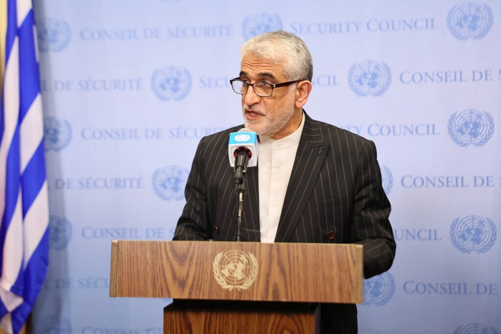 Irán acusa a Estados Unidos de actuar como "piratas" y "terroristas" con su bloqueo naval - AlbertoNews