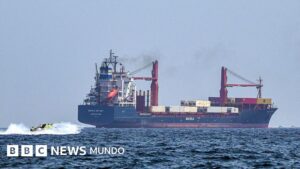 Irán anuncia la reapertura del estrecho de Ormuz mientras dure el alto el fuego con Estados Unidos e Israel