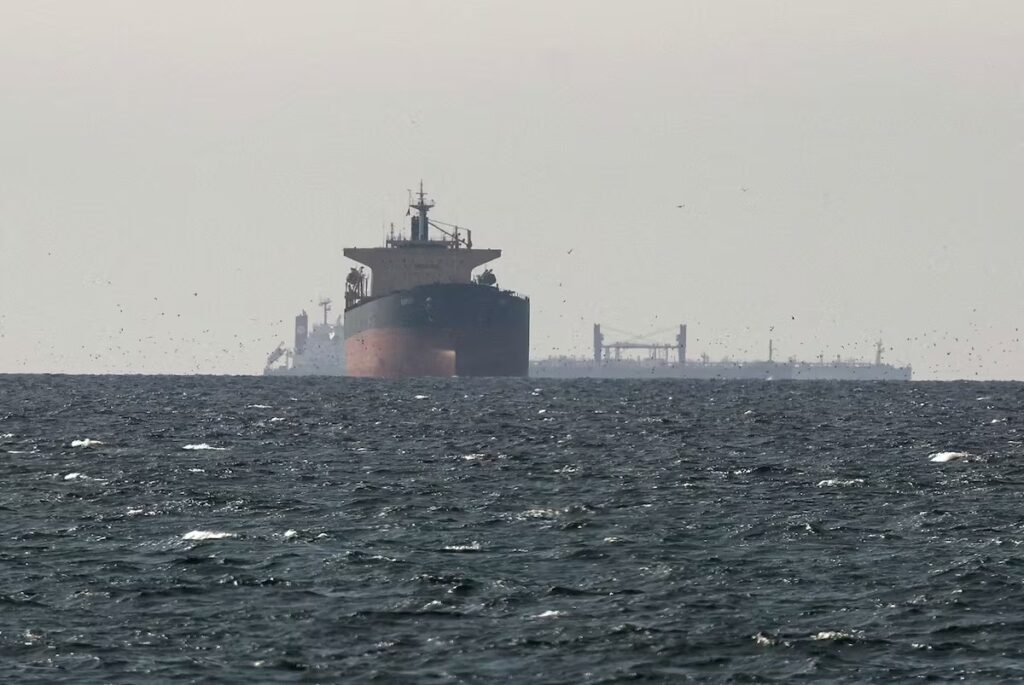 Irán insiste en que no reabrirá Ormuz hasta el levantamiento del bloqueo naval de EE.UU. - AlbertoNews