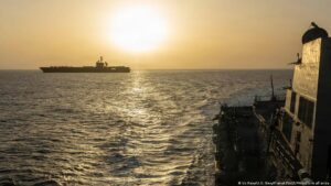 Irán ofrece a EE.UU. reabrir Ormuz y aplazar asunto nuclear