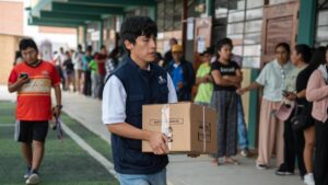 Irregularidades con votos alimentan la narrativa de fraude electoral del ultraderechista Aliaga en Perú