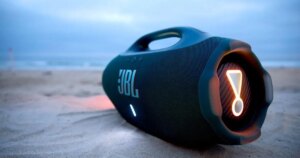 JBL no tarda en contestar a Marshall hundiendo nuevamente hasta su precio mínimo su altavoz portátil Boombox 4