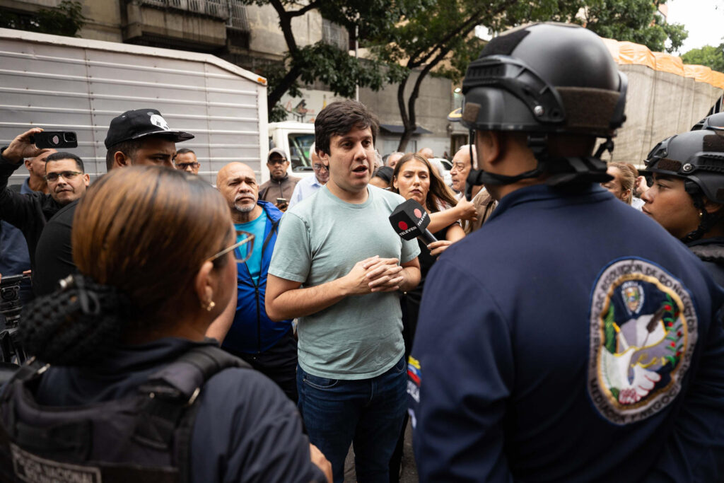 Jesús Armas denunció que Jorge Rodríguez repite su fórmula al despilfarrar millones en conciertos