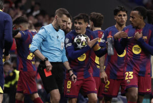 Joan Laporta dijo que el arbitraje en el partido de Champions League fue una «vergüenza»