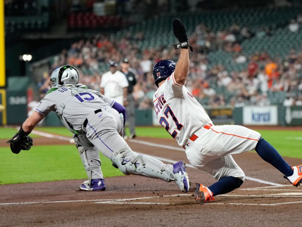 José Altuve sigue ascendiendo en las listas ofensivas