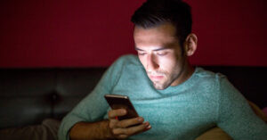 Joven no sabe si le están haciendo ghosting o es que la chama no tiene luz – El Chigüire Bipolar