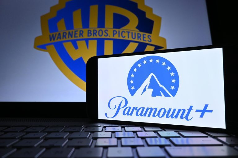 Junta de accionistas de Warner Bros aprueba el acuerdo de fusión con Paramount Skydance
